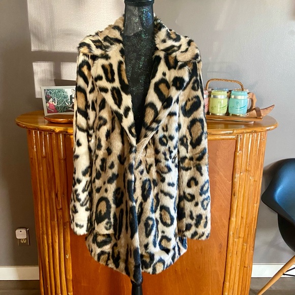 Bardot Animal Faux Fur Coat In Leopard - Picture 7 of 16